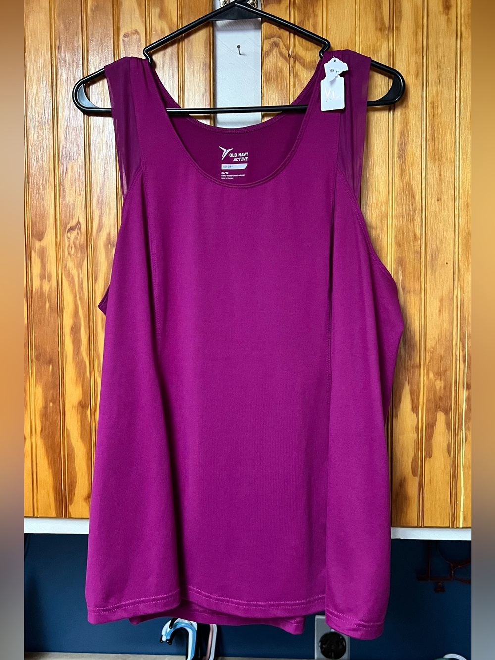 Old Navy Active Women's Magenta Scoop Neck Tank size XL